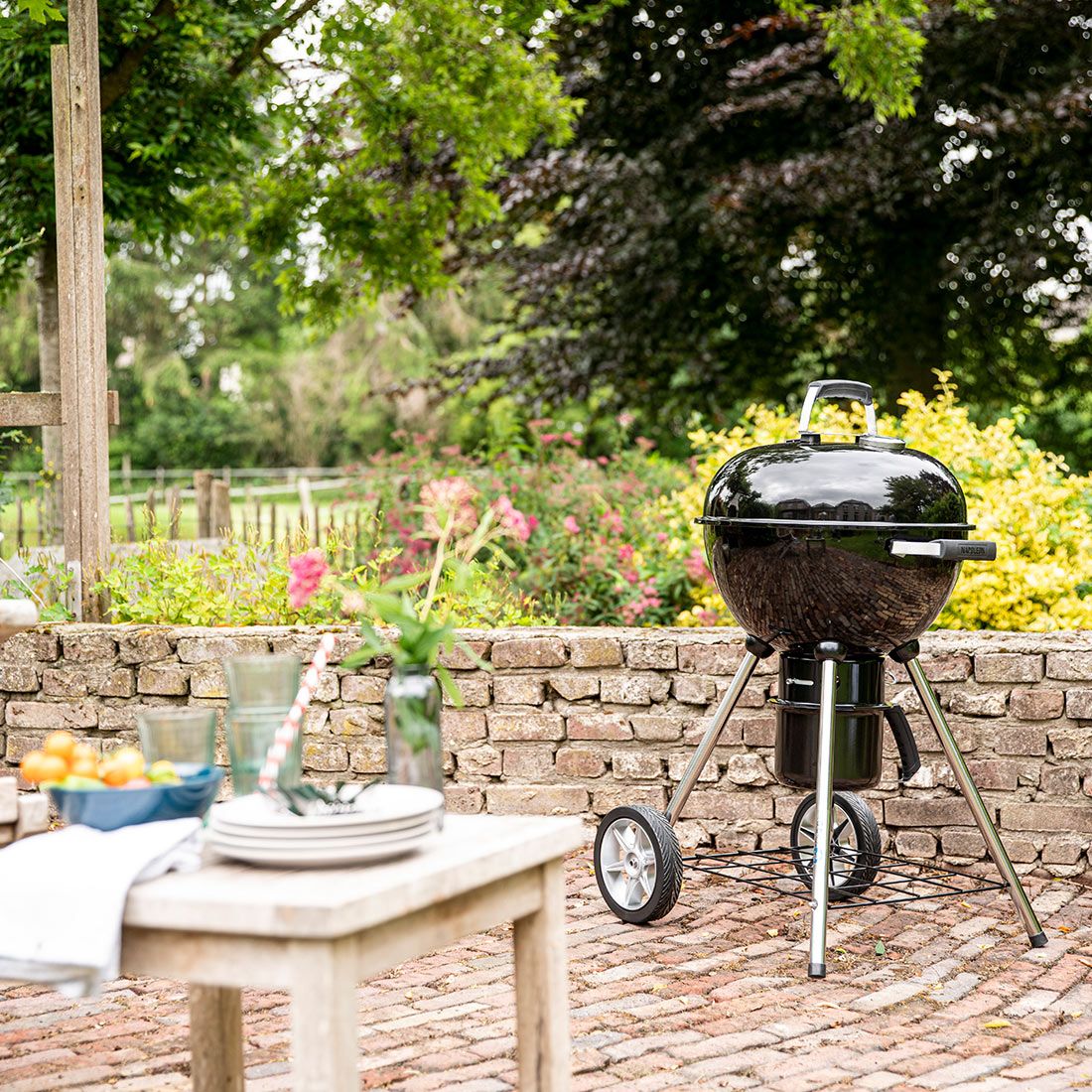 Napoleon Holzkohlegrill NK18K-LEG