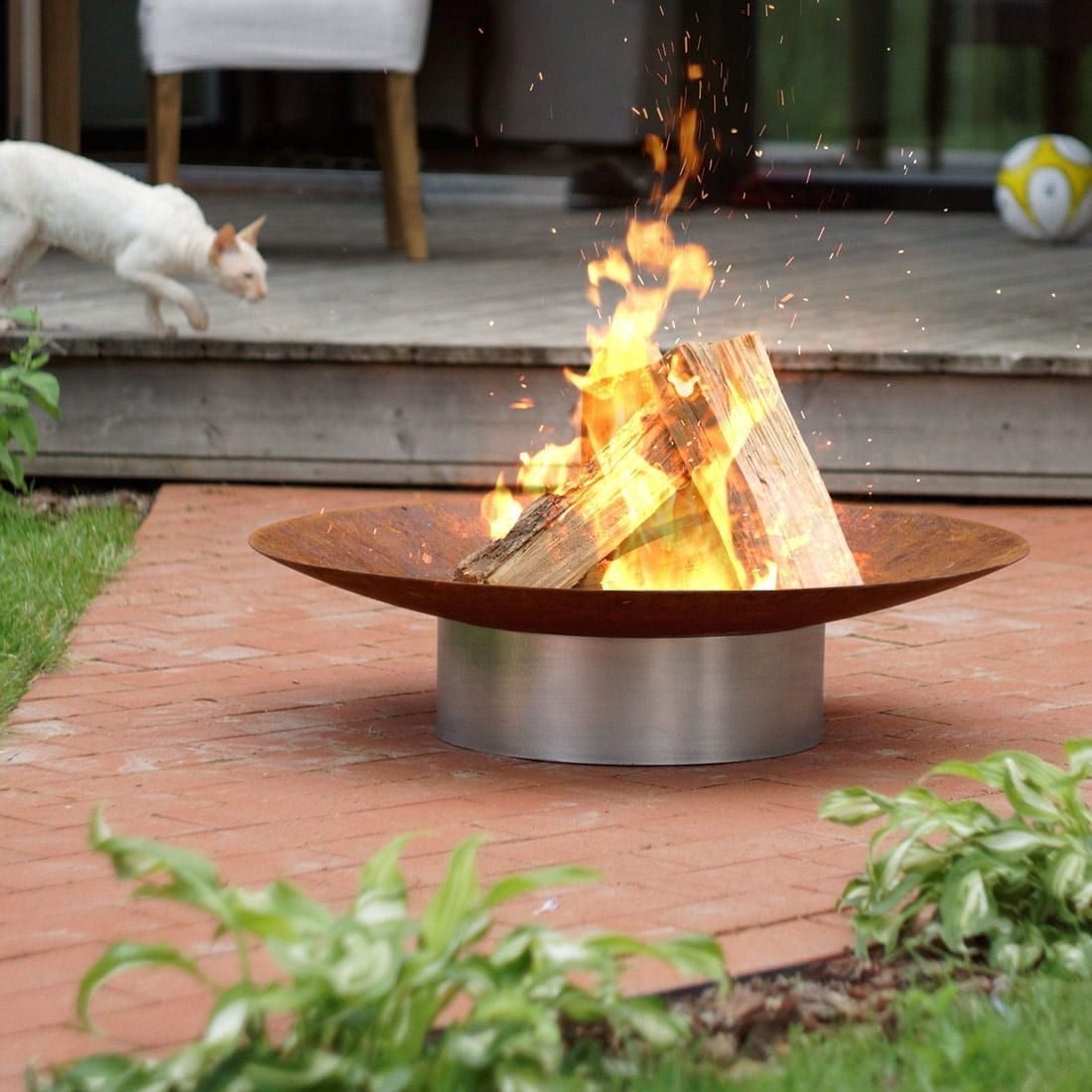 SvenskaV Grace Design-Feuerschale Ø58 x13,6cm Edel/Rohstahl