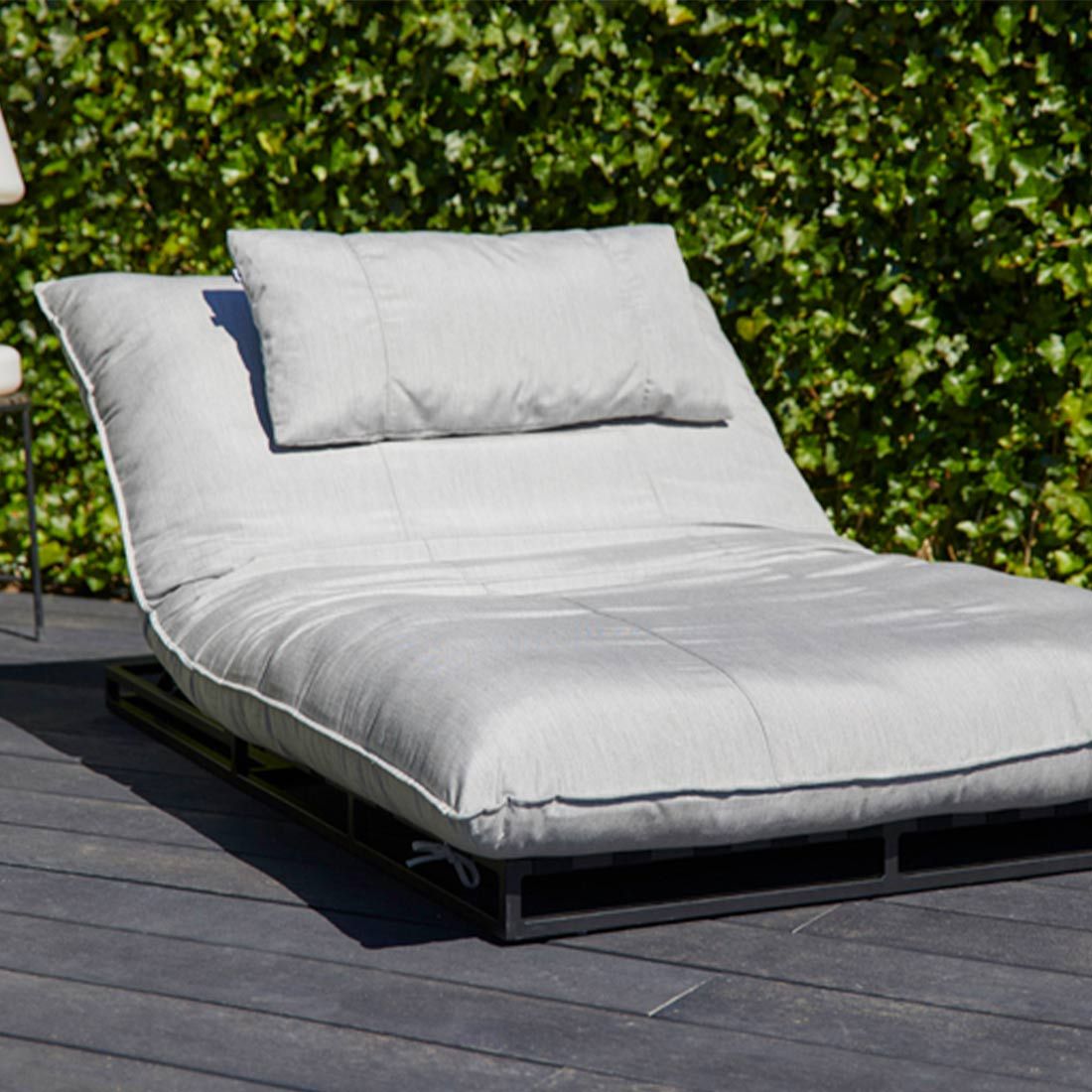 Hartman Emma Daybed Aluminium/Sunbrella
