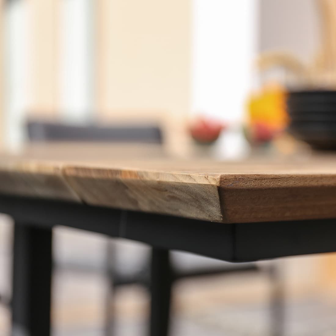 Zebra Quadux Tisch 140x140cm Aluminium/Teak Recycelt