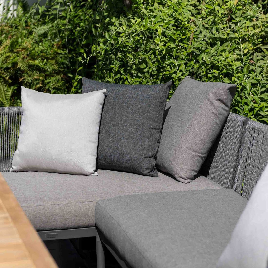 LifestyleGarden Topaz Gartenmöbel-Set L (6 Plätze) Tisch 144x90cm
