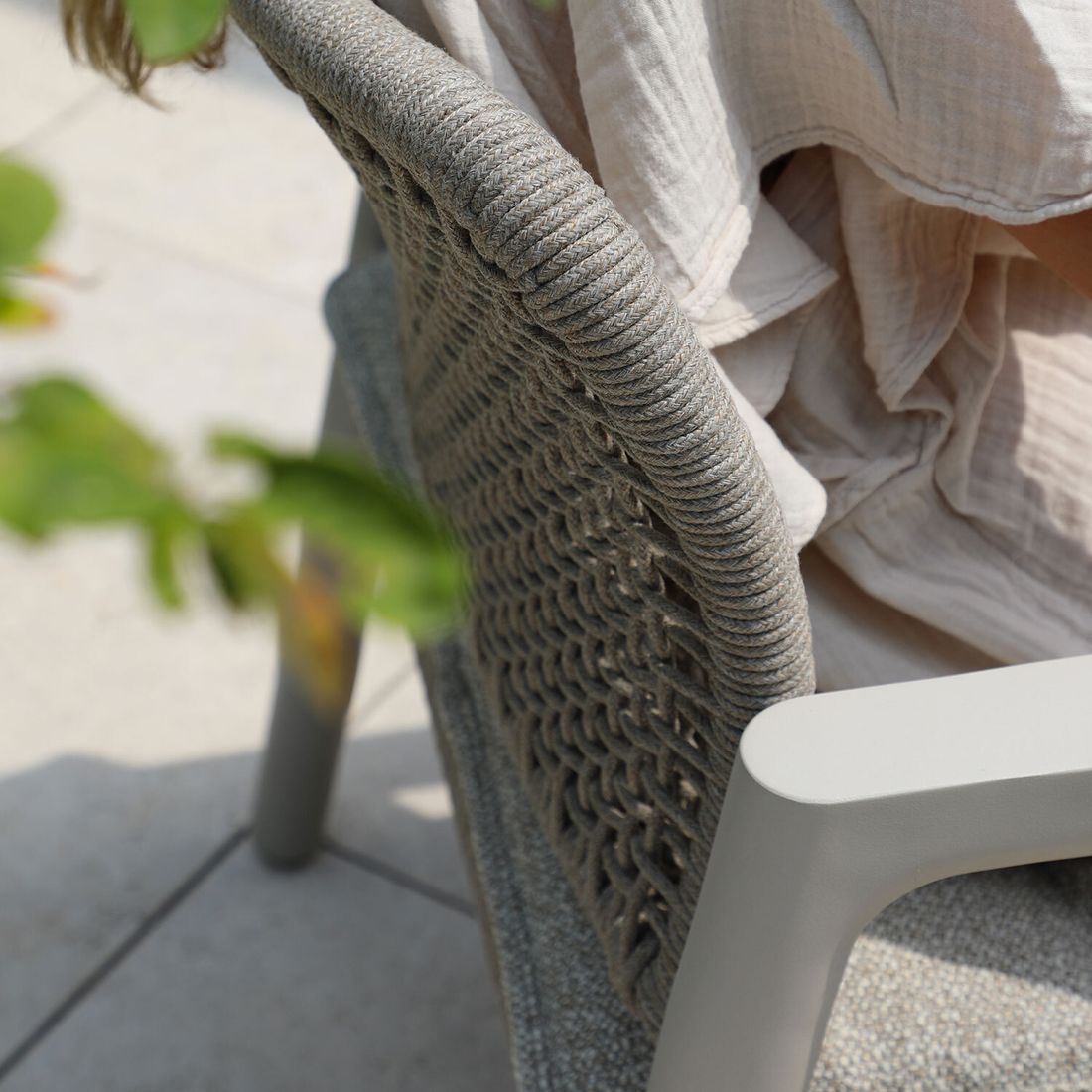 Zebra Cozy Gartensessel Low Dining Aluminium mit Sitz- und Rückenkissen