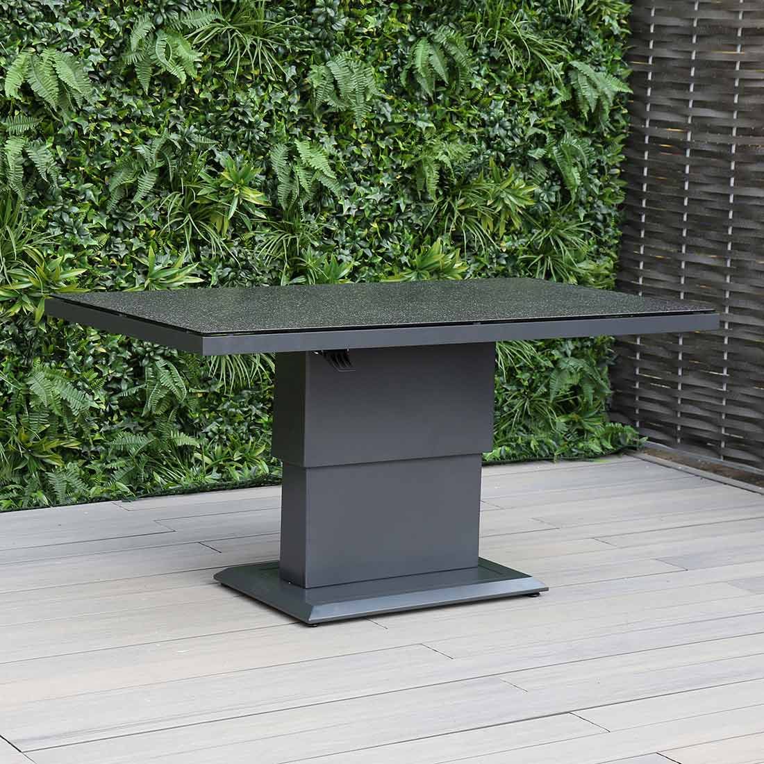 OUTLIV. Allround Gartentisch