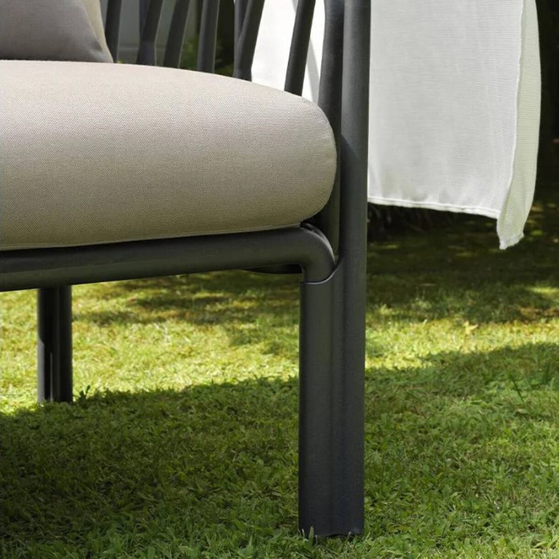 Nardi Komodo Gartenloungesofa inkl. Sonnenschutz Kunststoff/Sunbrella