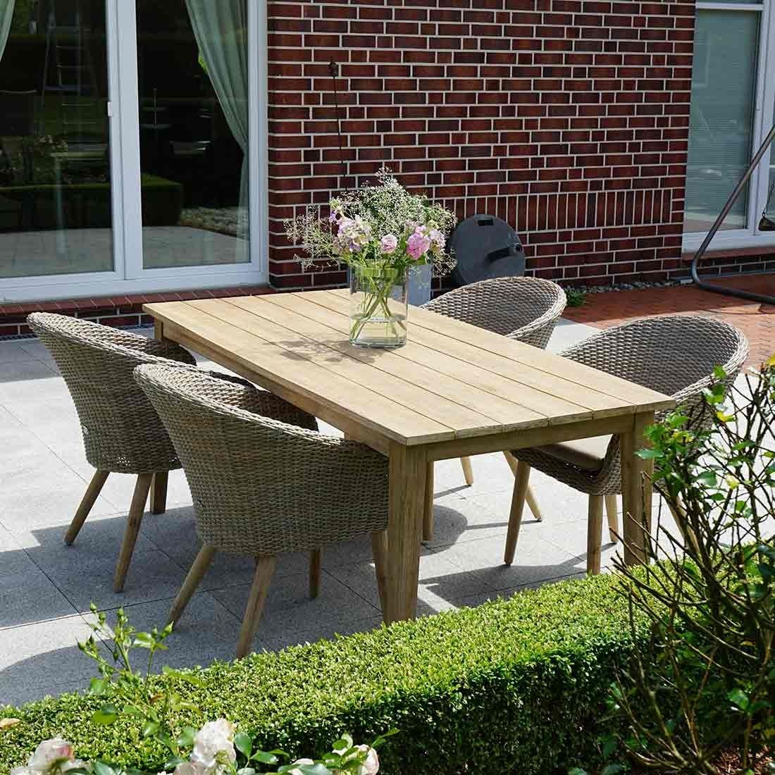 OUTLIV. Borneo Gartensessel Akazie mit Sitzkissen