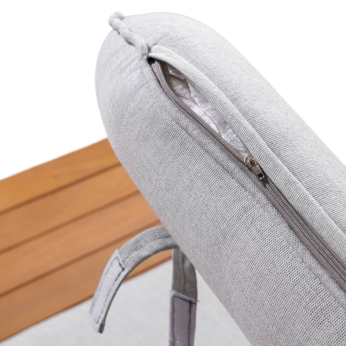 OUTLIV. Madagaskar Ecklounge Aluminium/Akazie/Polyester