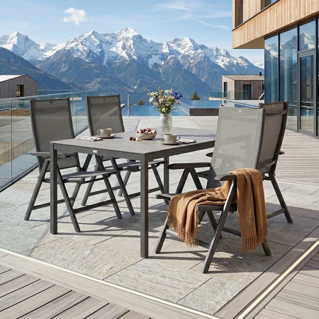 Kettler Basic Plus Gartenmöbel-Set mit OUTLIV. Tisch Aluminium/Dekton