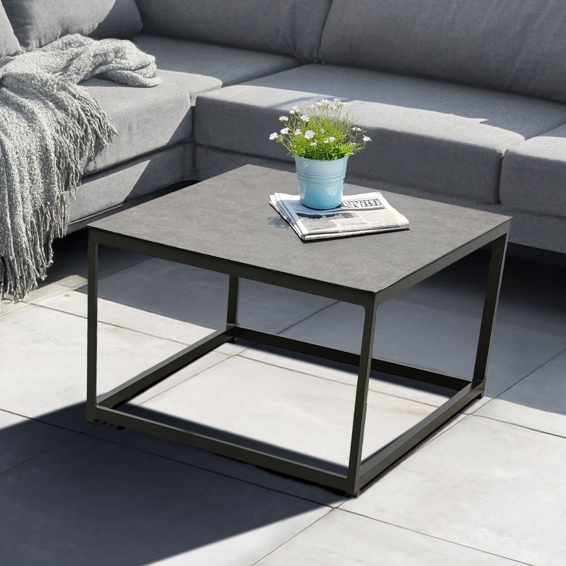 OUTLIV. Miami Loungetisch 90x90cm Aluminium/Glaskeramik
