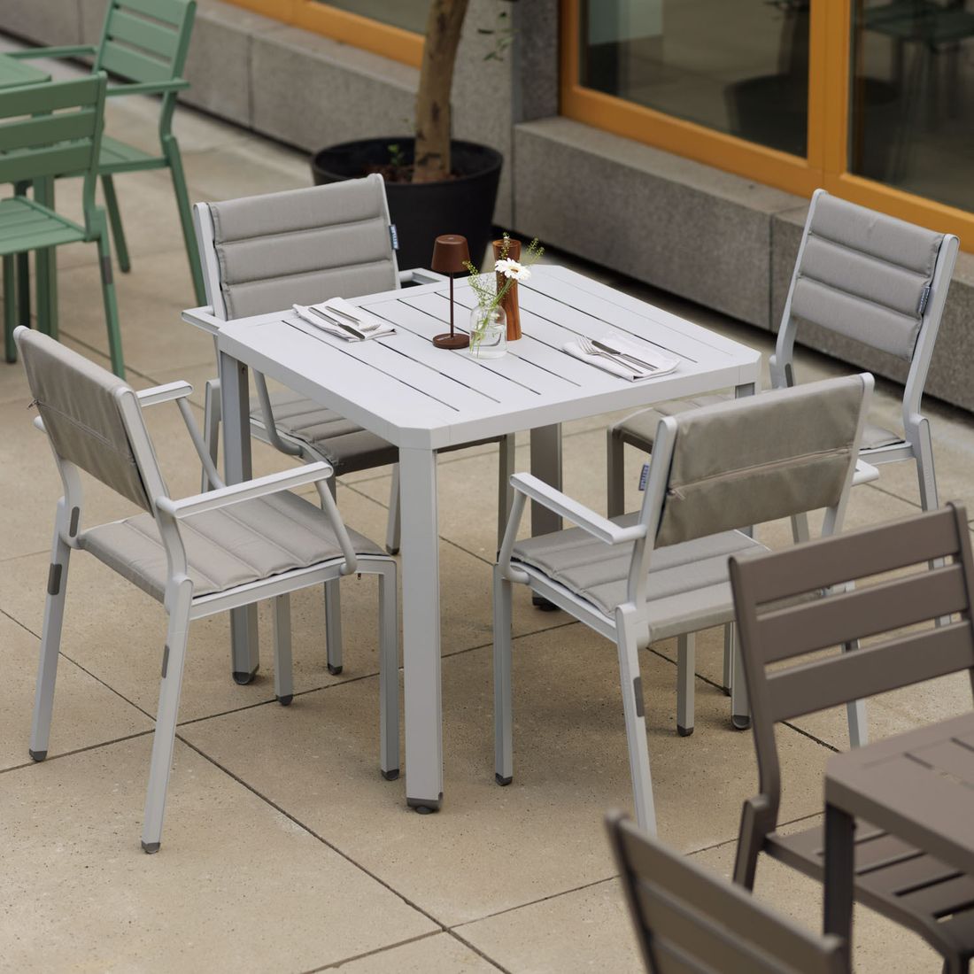 Kettler Latitude Gartenmöbel-Set M (4 Plätze) inkl. Sitz- und Rückenkissen Tisch 78x78cm