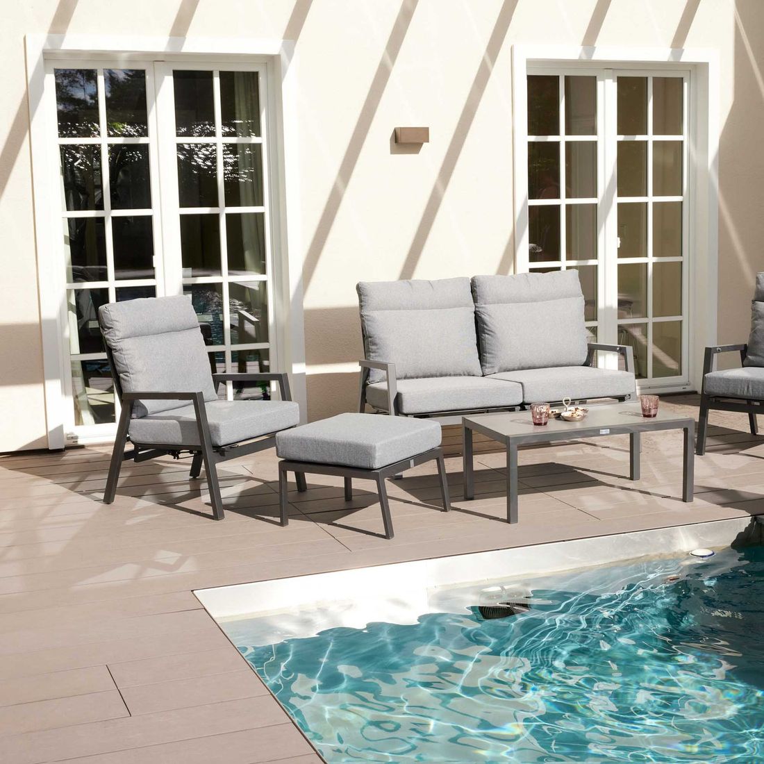 LC Garden Sondrino Gartenloungesofa verstellbar Aluminium/Kunstfaser