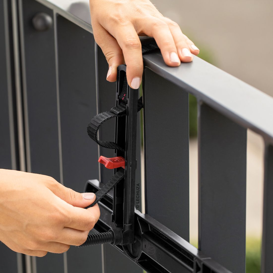 Lechuza Balconera Ergänzung Balkonkastenhalter Kunststoff