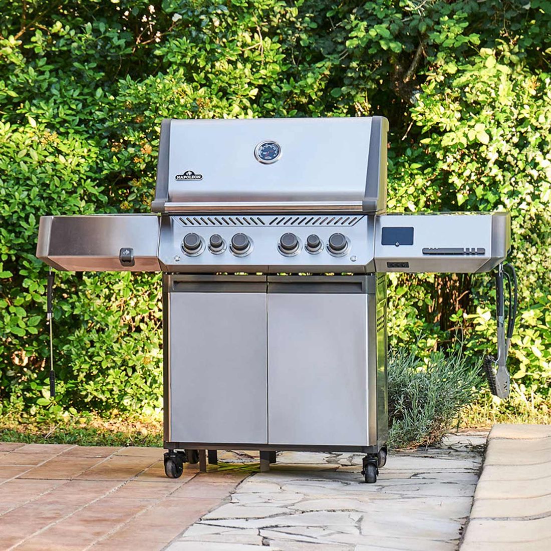 Napoleon Prestige 500 Connected Gasgrill mit Edelstahl-Rosten