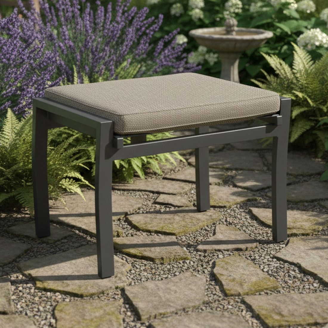 LC Garden Avena Gartenhocker Aluminium mit Sitzkissen