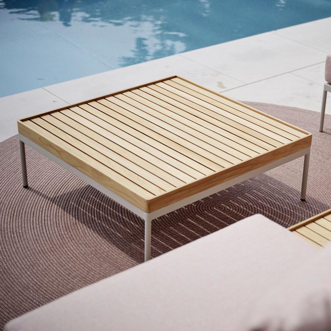 Stern Coco Loungetisch Aluminium/Teak