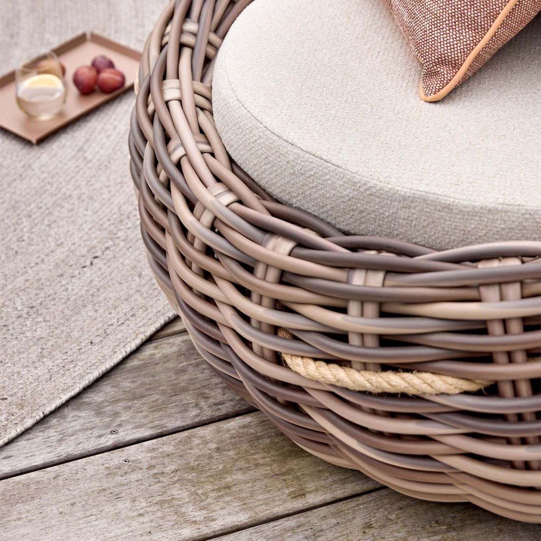 Apple Bee Cocoon Loungesessel Polyrattan/Bee Wett