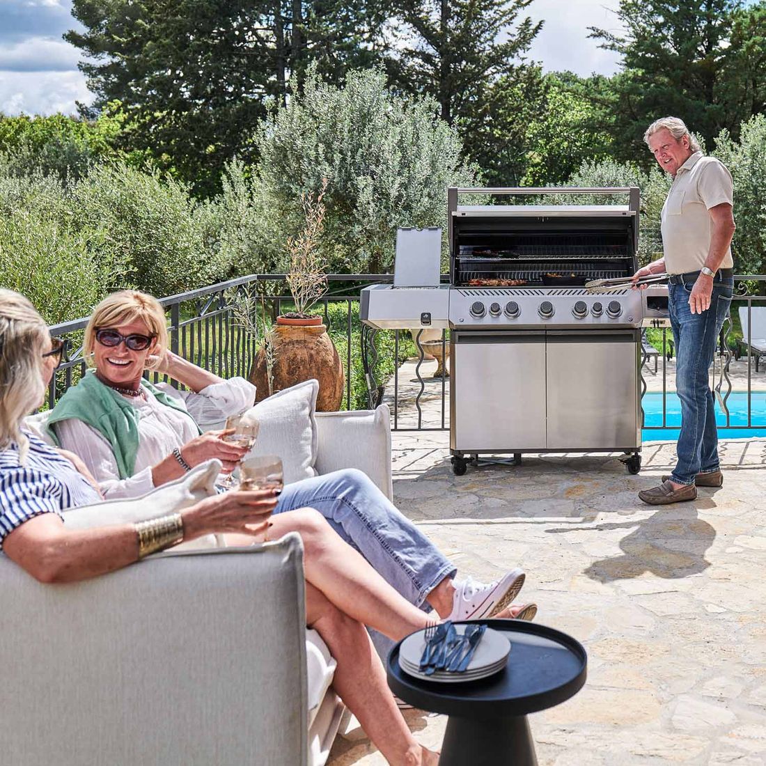 Napoleon Prestige 665 Connected Gasgrill mit Edelstahl-Rosten