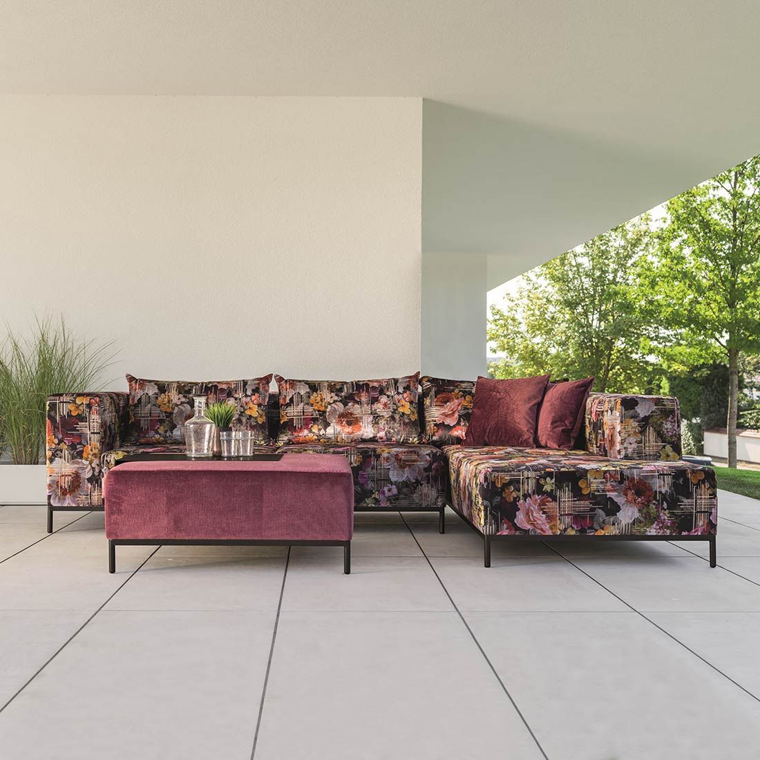 Stern Taavi Flower Ecklounge Aluminium/Polster