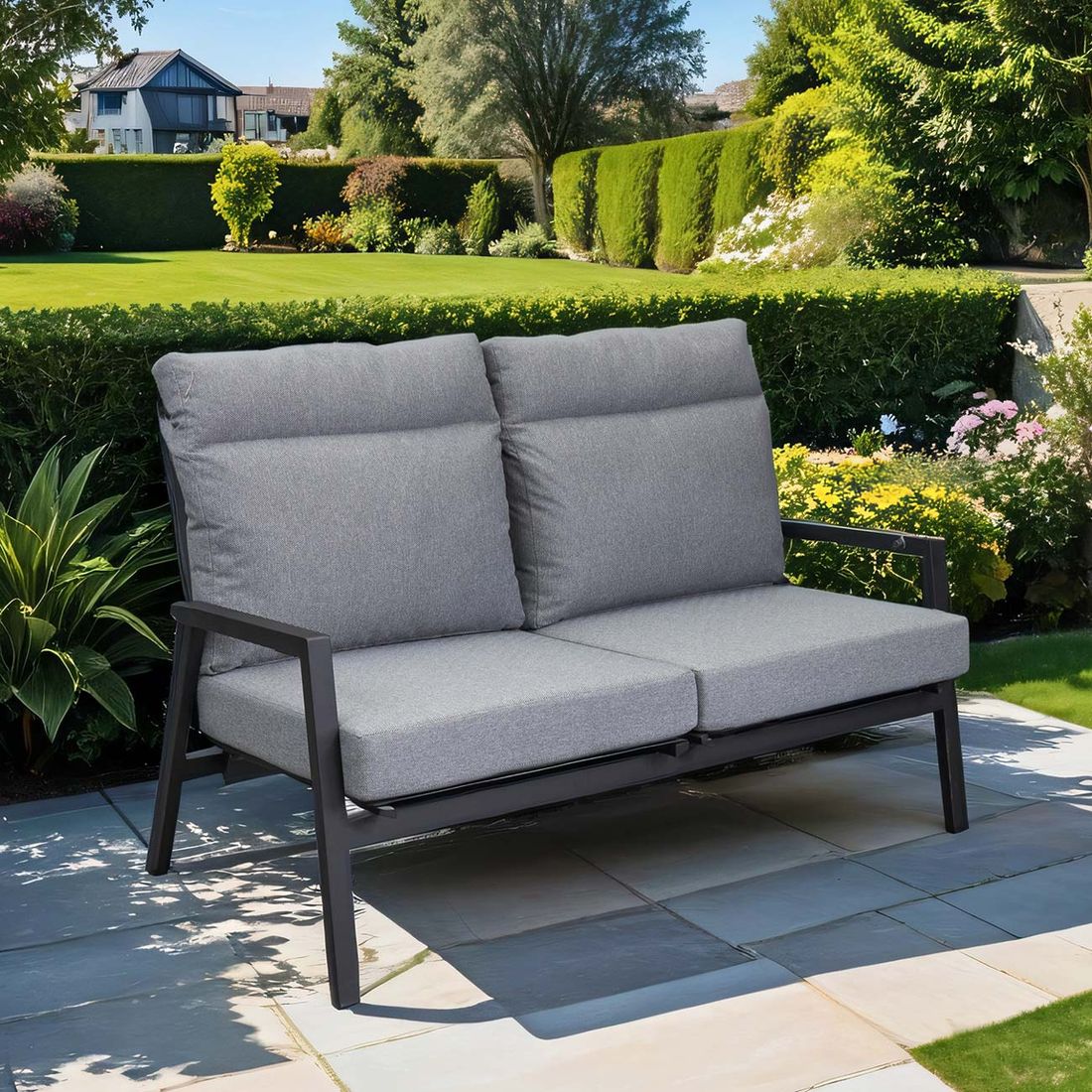 LC Garden Sondrino Gartenloungesofa Aluminium/Kunstfaser