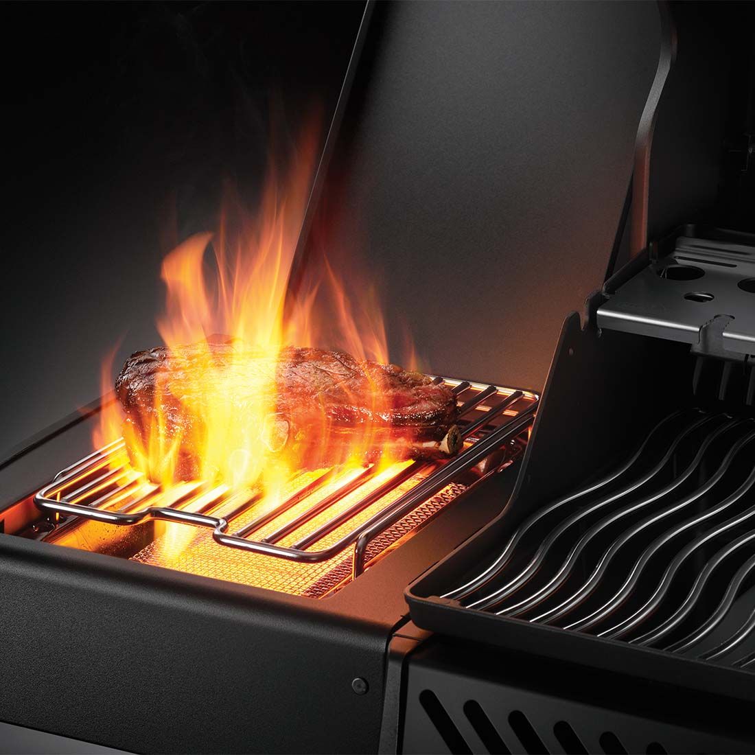 Napoleon Phantom Rogue SE 425 Gasgrill