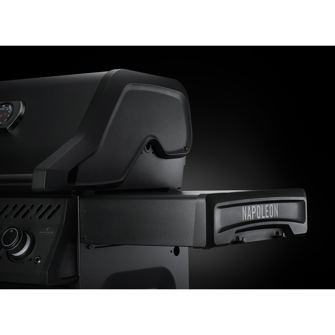 Napoleon Phantom Rogue SE 425 Gasgrill