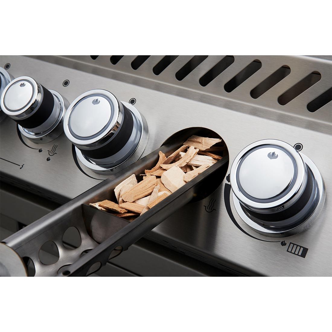 Napoleon Prestige Pro 665 Einbaugasgrill inkl. Drehspieß