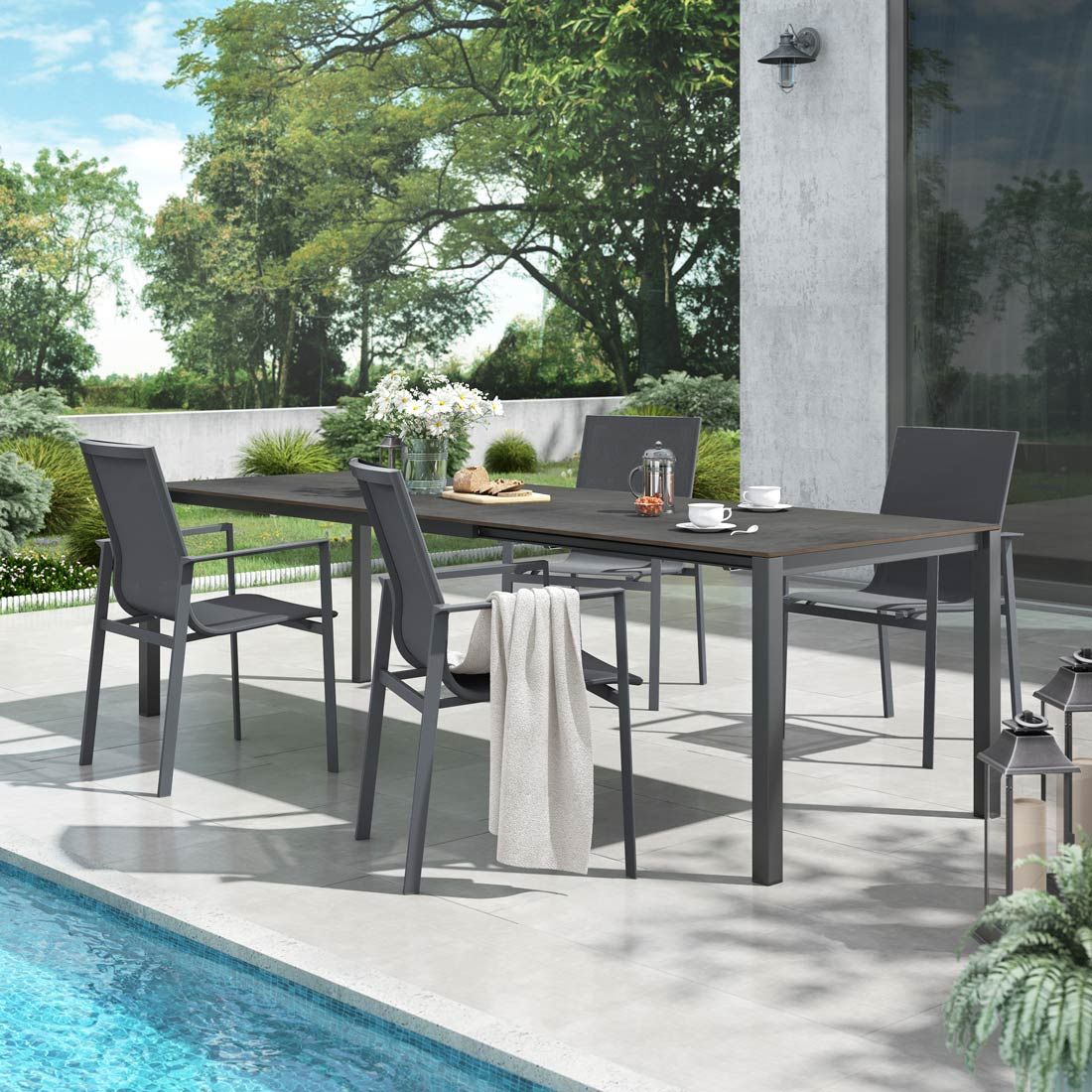 OUTLIV. Atlanta Gartenmöbel-Set M (4 Plätze) Tisch 160/217/267x91cm
