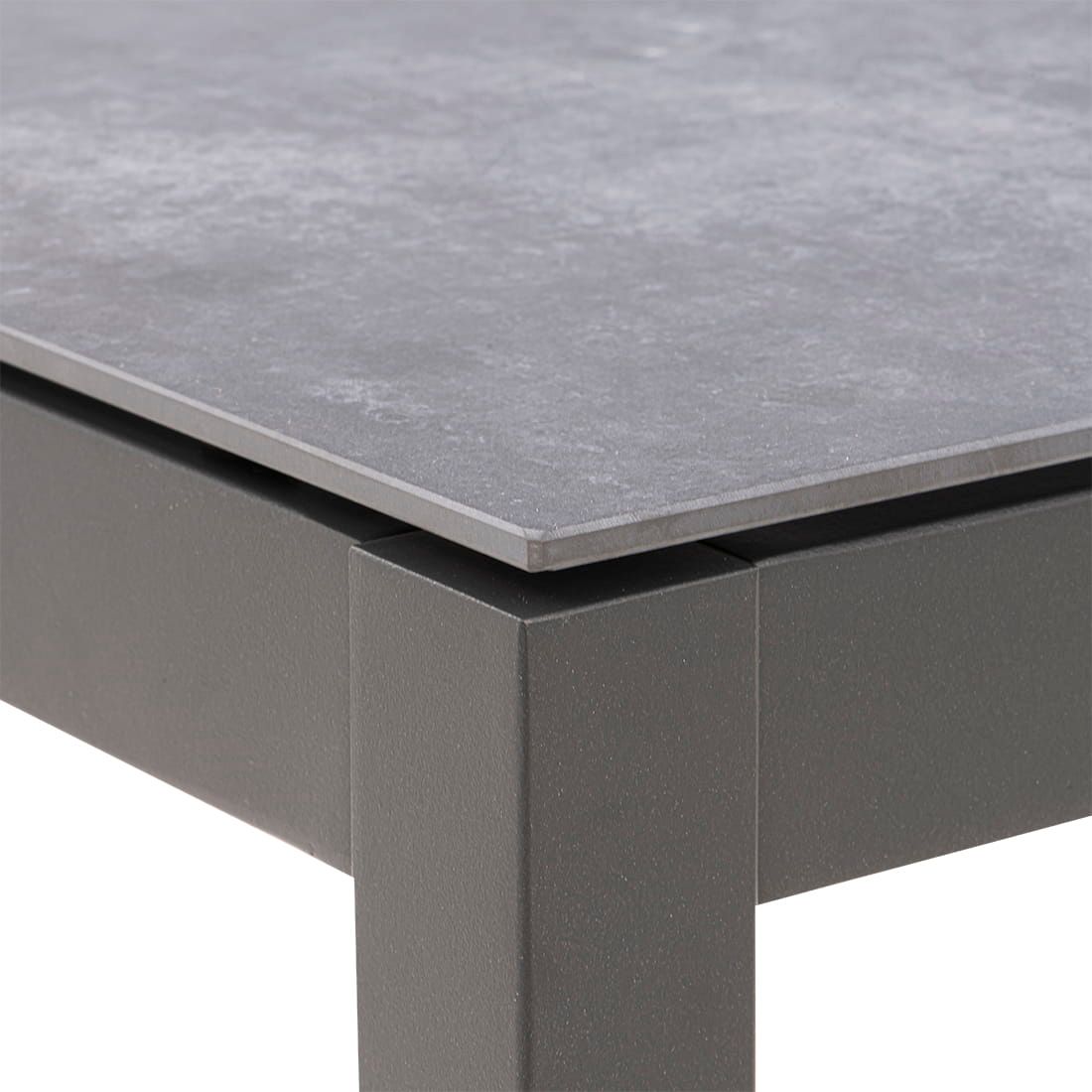 OUTLIV. Mia Gartentisch Aluminium/Keramik