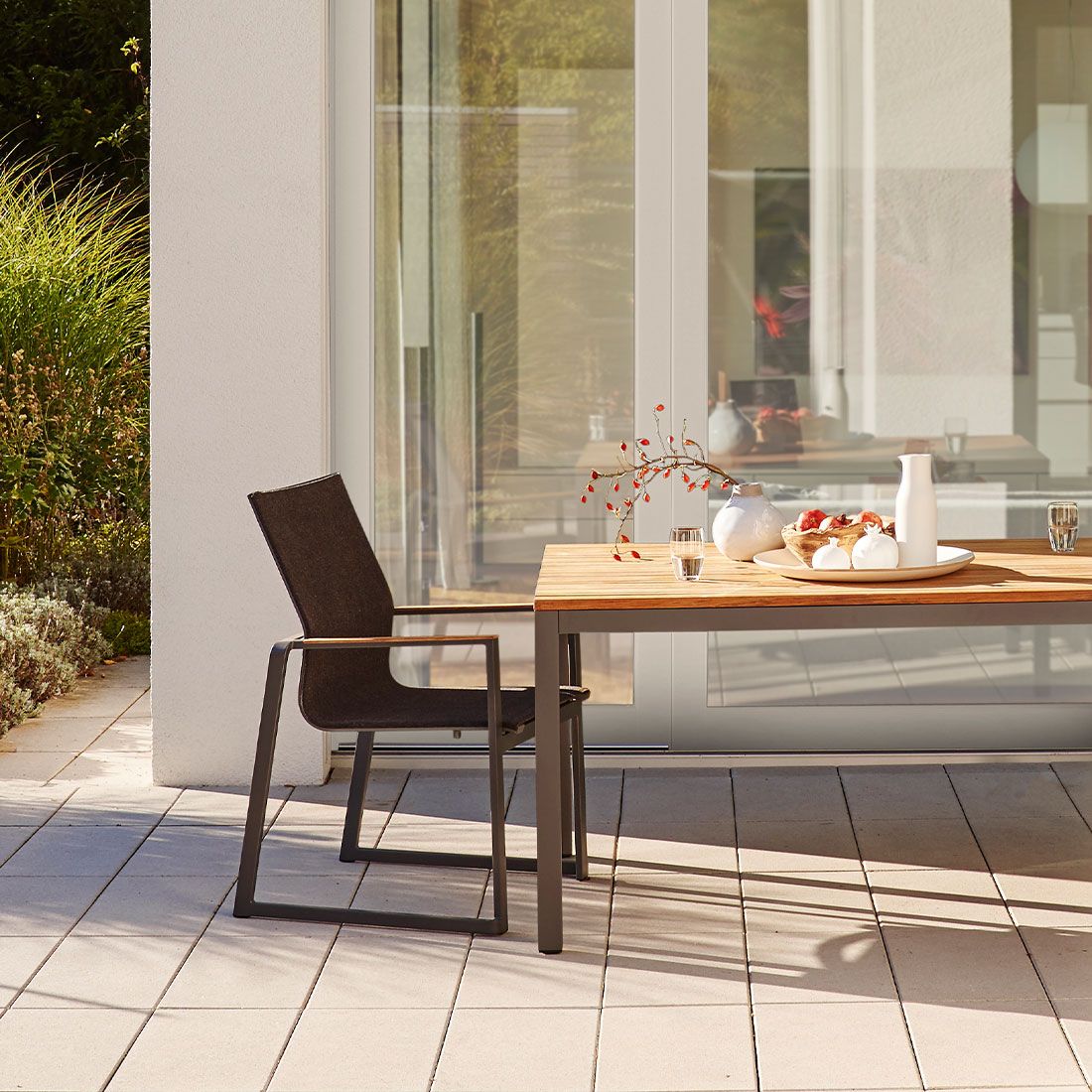 Solpuri Foxx Stapelsessel Aluminium/Textilene/Teak
