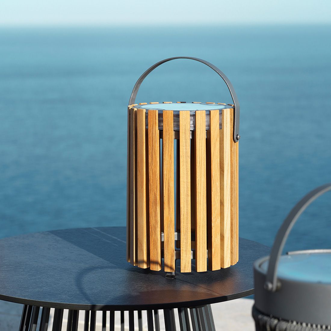 Solpuri Star Solarleuchte klein Aluminium/Teak