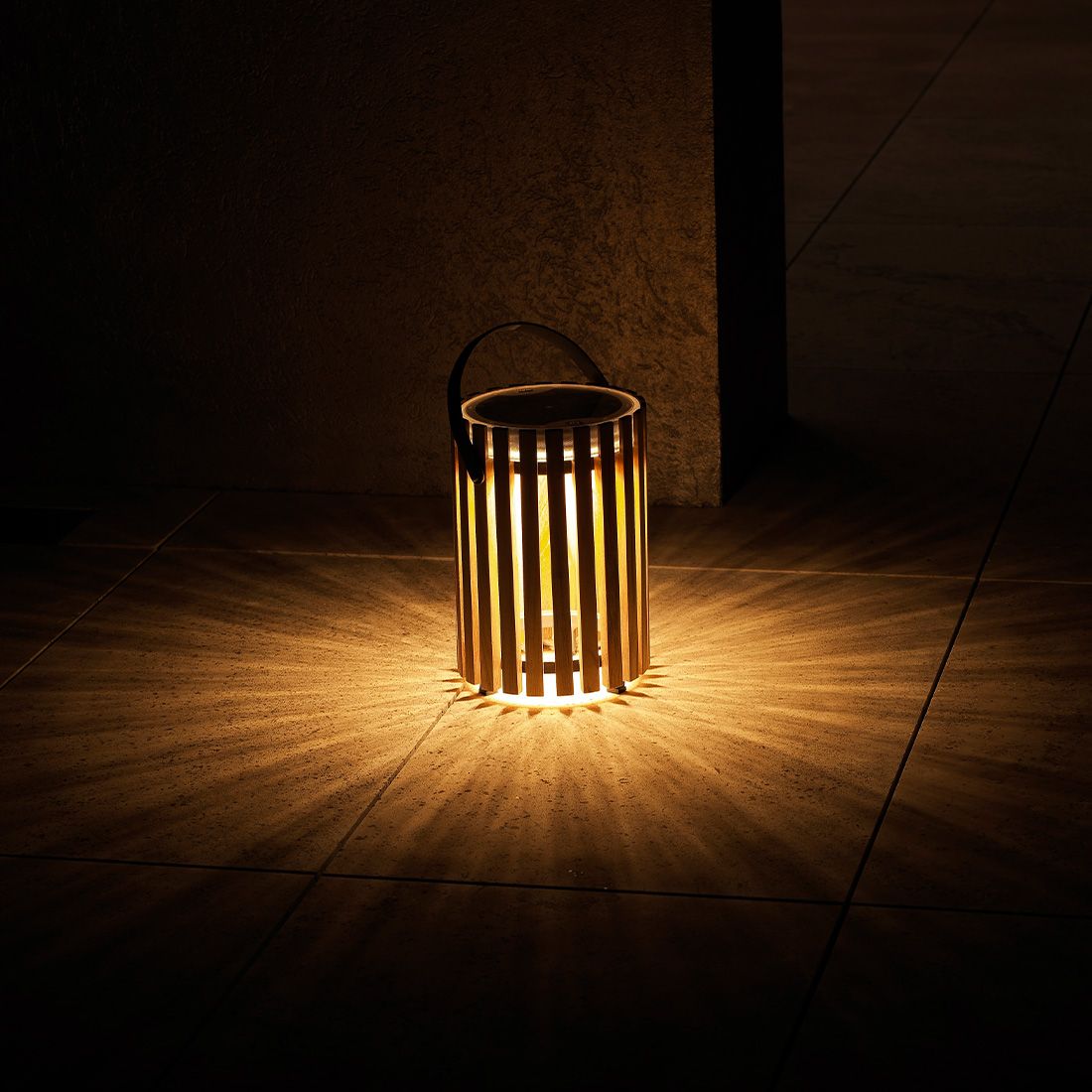 Solpuri Star Solarleuchte klein Aluminium/Teak