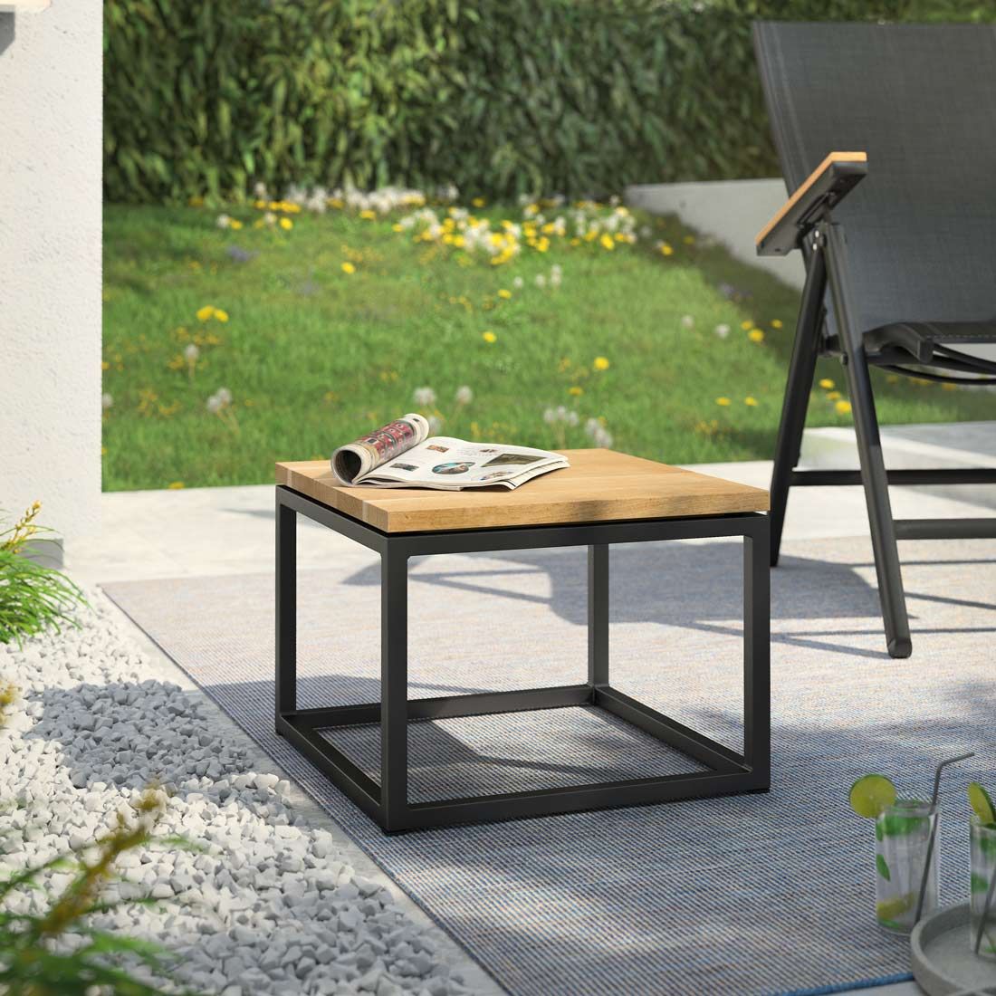 OUTLIV. Flora Beistelltisch 40x41x30cm Stahl/Wildeiche