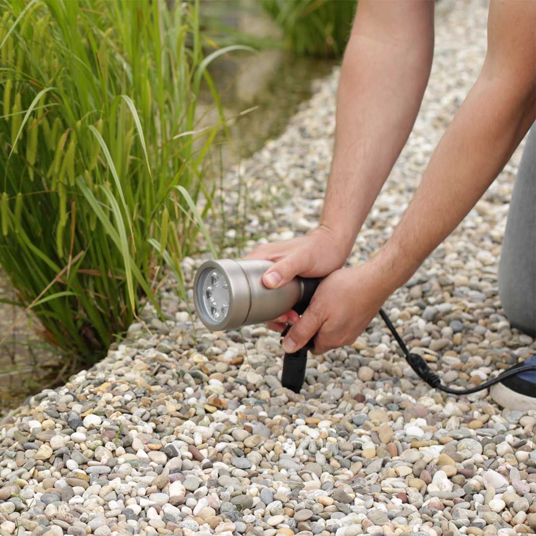 OUTLIV. Smart Light Spot Metall