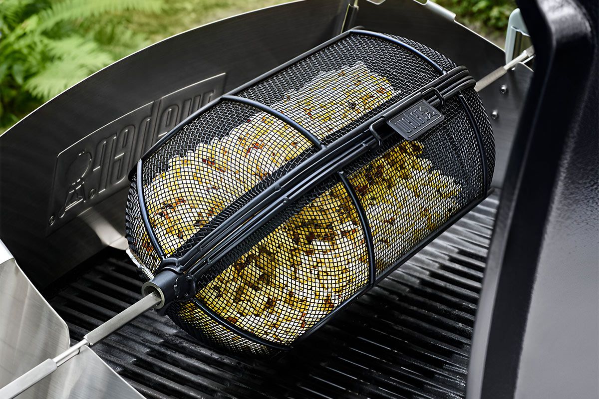 Frisches Popcorn im Grillkorb Frisches Popcorn im Grillkorb