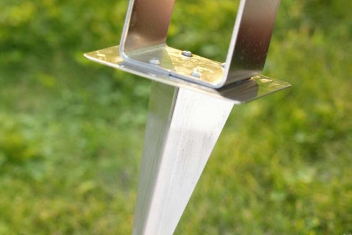 Erdspieß einer Outdoor Dusche Erdspieß einer Outdoor Dusche