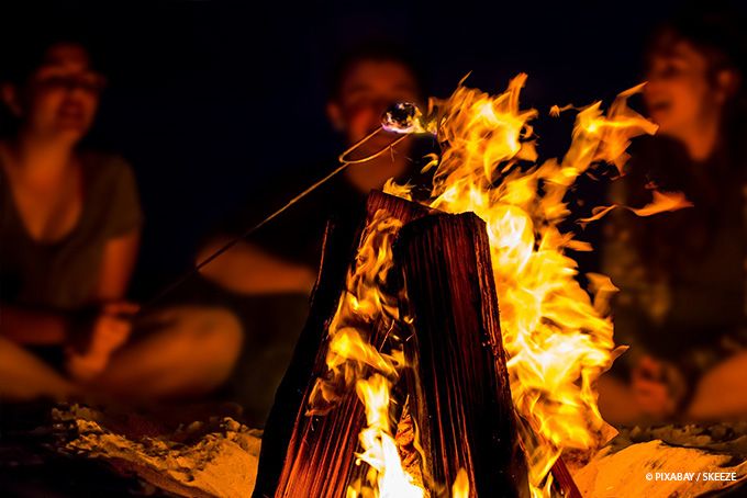 Lagerfeuer im Dunkeln Lagerfeuer im Dunkeln