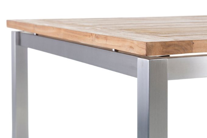 Tischgestell aus Edelstahl mit Tischplatte aus Teakholz Tischgestell aus Edelstahl mit Tischplatte aus Teakholz