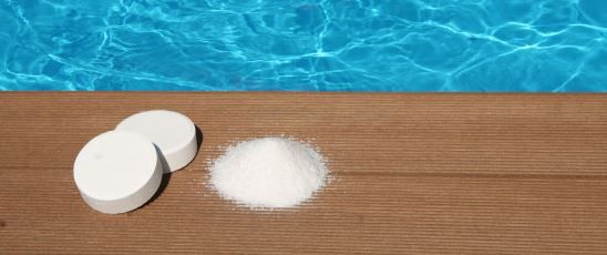 Chlortabletten am Pool