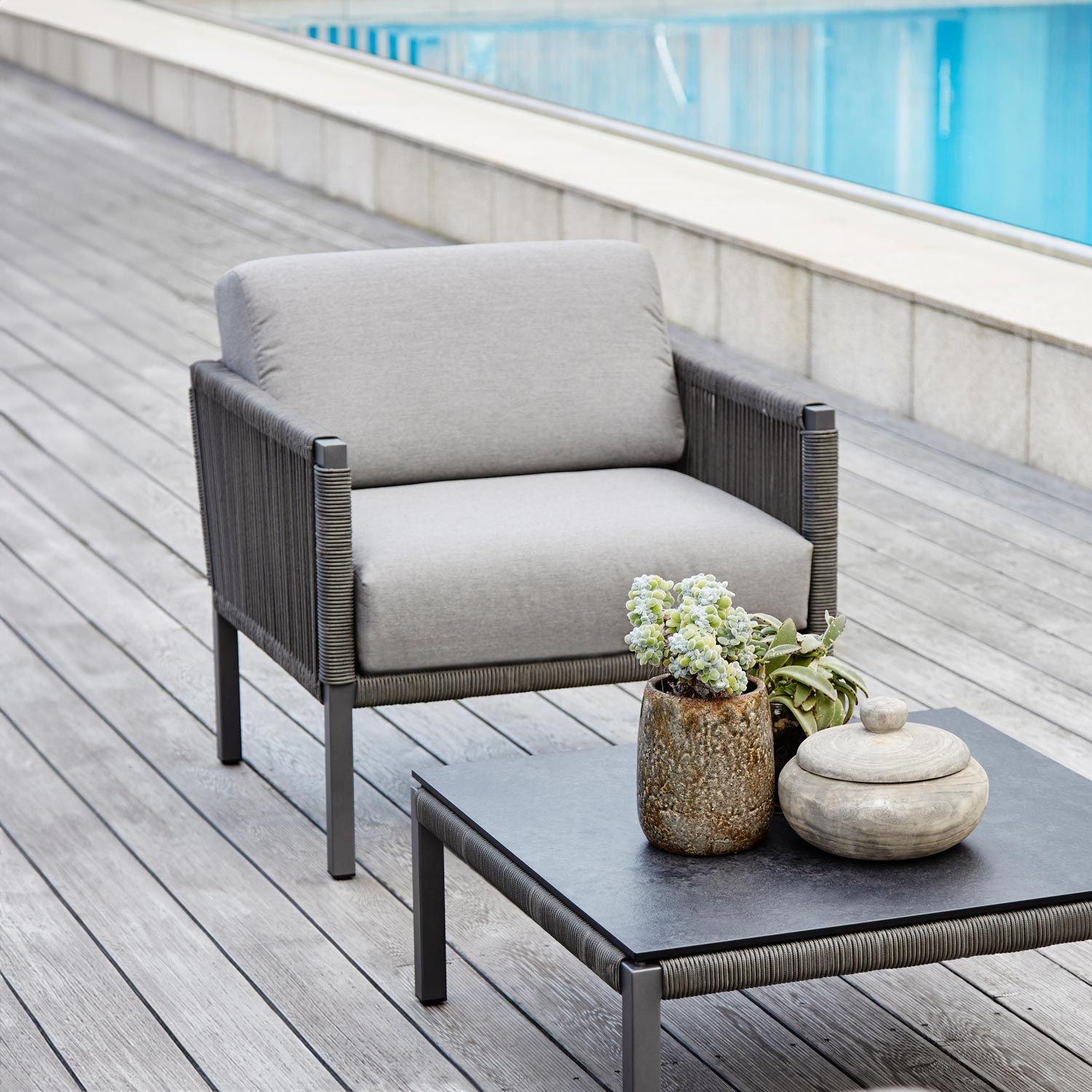 stelton brotkorb Limited Edition Embrace mit Tasche Ecke bei Draufsicht:Links