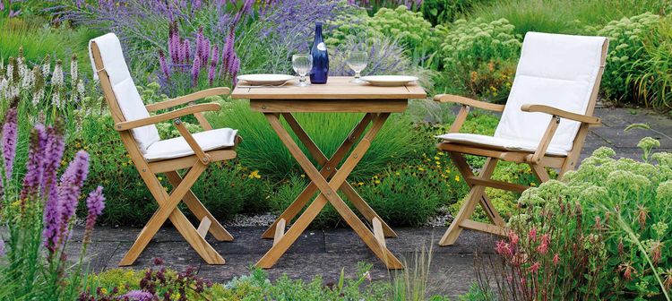 Outdoormöbel im Landhausstil