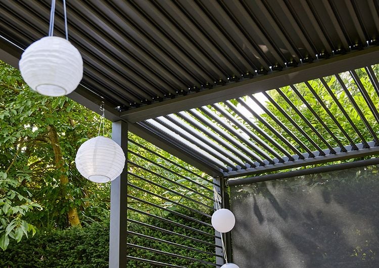 Terrassenüberdachung Lamellen aus Aluminium
