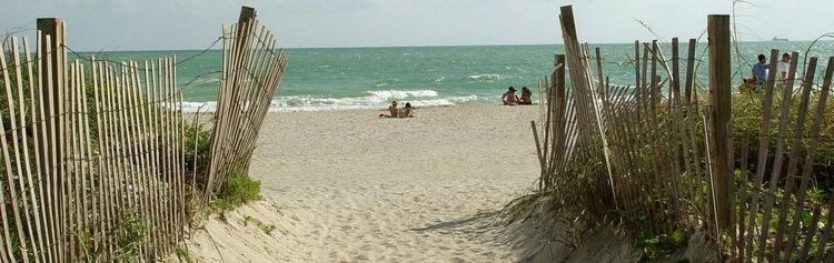 Strandzugang mit Zaun