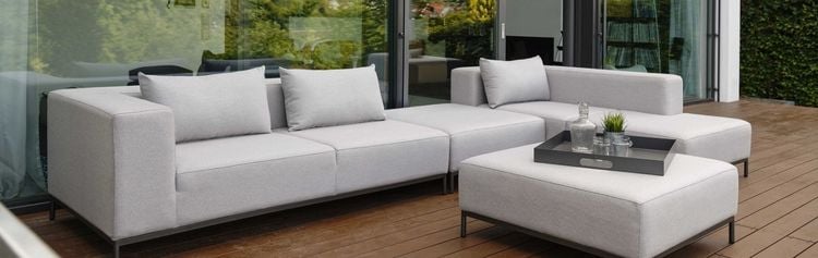 Moderne Gartenlounge