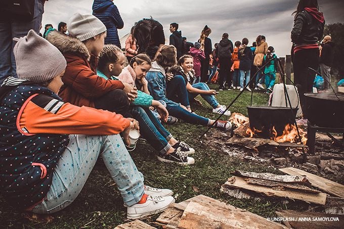 Lagerfeuer mit Kindern