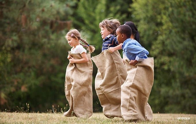 Sackhüpfen für Kinder