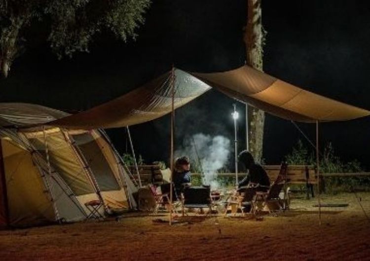 Camping mit Vorzelt