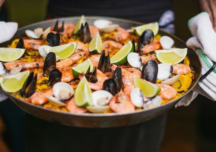 Paella mit Meeresfrüchten