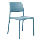 Stapelstühle in Blau